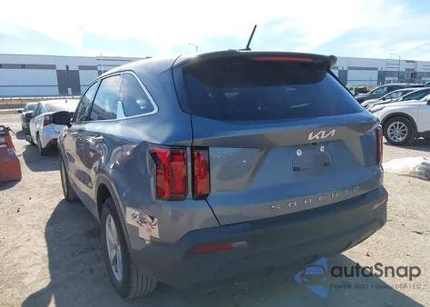 2022 Kia Sorento Lx z USA, uszkodzony, nr VIN 5XYRG4LC4NG140392